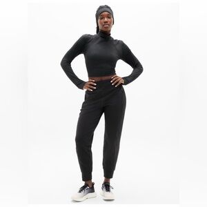 ATHLETA Rainier Mid Rise Jogger // Black #488459